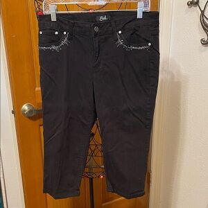 🔱🔱🔱BOGOHO 🔱🔱🔱Embellished Black Capris-14p